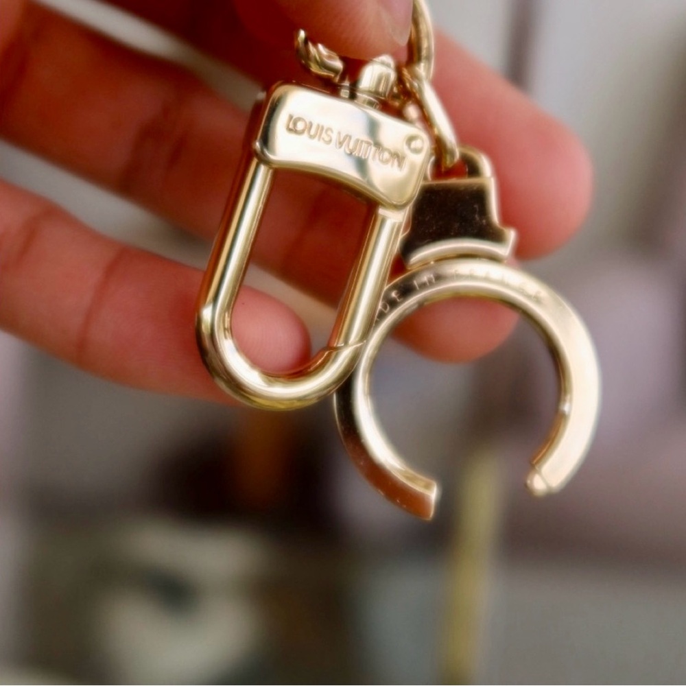 Louis Vuitton Gold Bolt Extender Keychain - Picture 3 of 5